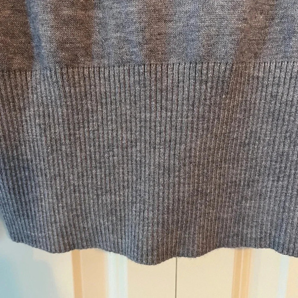 Philosophy grey light-weight sweater. Size Small. - Picture 4 of 8